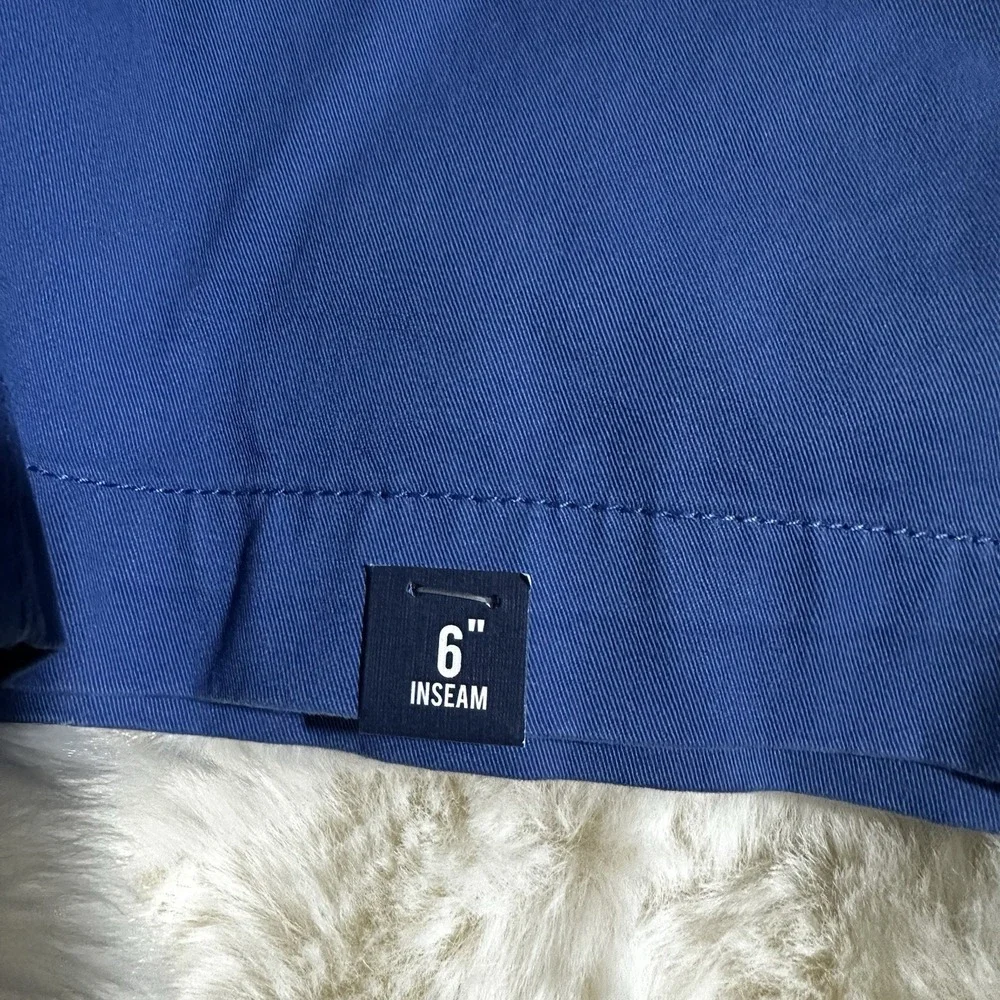 Crown & Ivy Men's Shorts Blue Sz Medium Zip Button Elastic & Drawstring Pockets‎